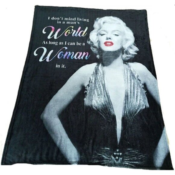 New Woman in the World Marilyn Monroe Plush Fleece Throw Gift Blanket Sexy Photo - Picture 2 of 2